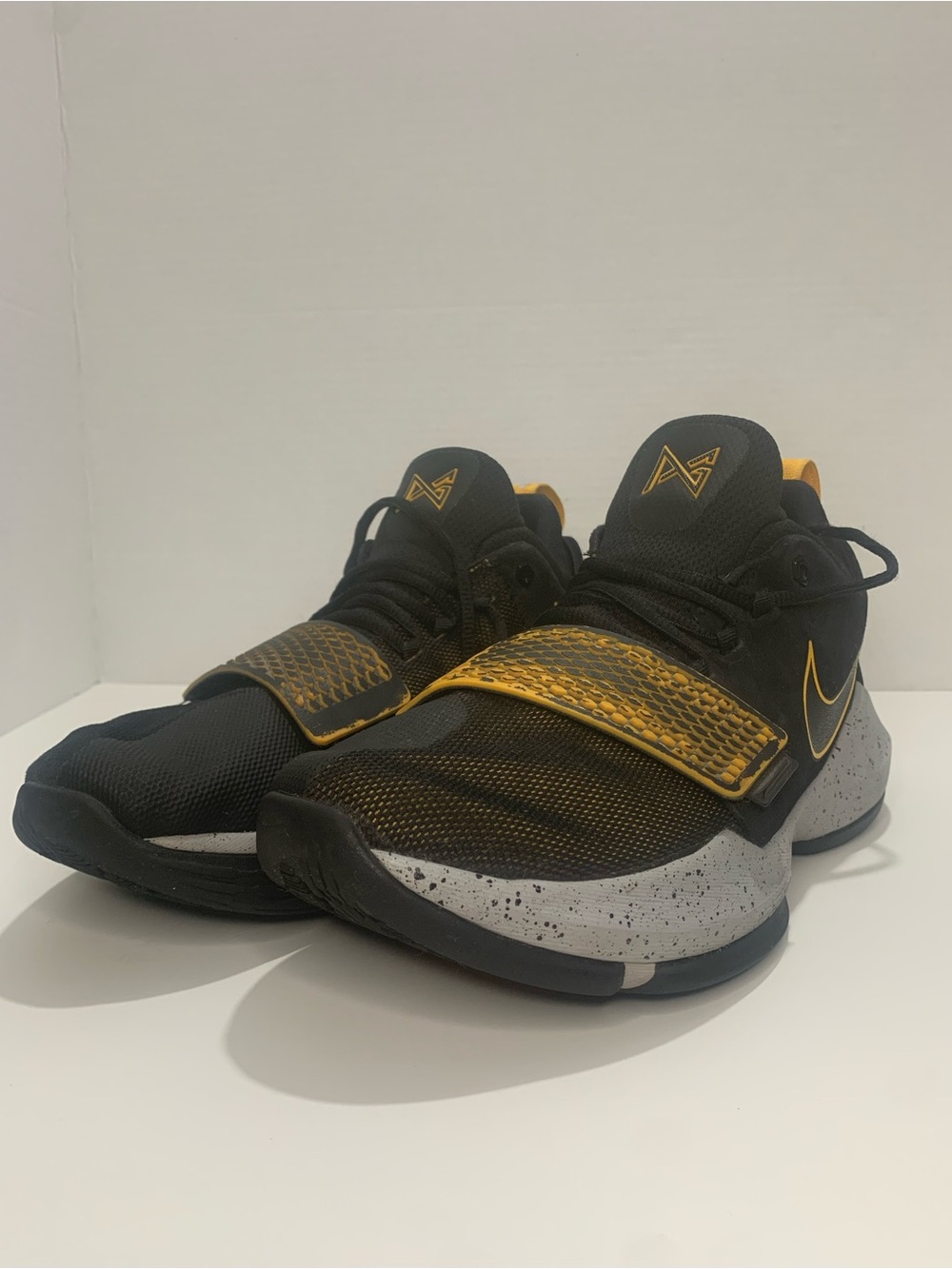 Nike PG1 Black University Gold Paul George Basketball Shoe Men Size 9